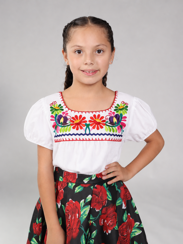 BLUSA TIPICA BORDADA